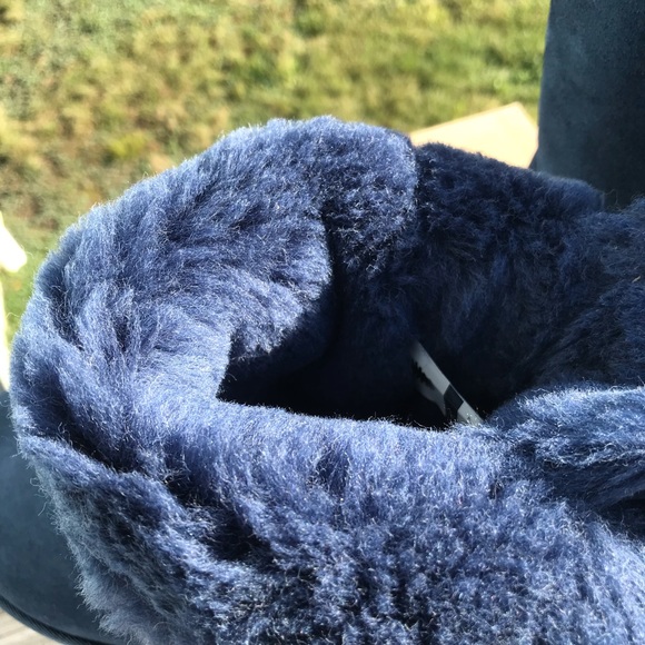 UGG Bailey Bow Diagonal Stripe Boot - Picture 9 of 10